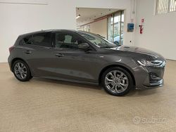 Magnetic grey metalizzato Usata 2024 Ford Focus ST Tre volumi | 22.900 € (Buon prezzo)