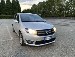 Usata 2012 Dacia Sandero Lauréate Due volumi | 4800 € (Molto cara)