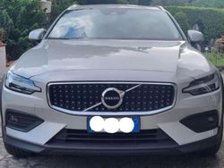 Usata 2019 Volvo V60 CC Business Edition Station wagon | 24.999 € (Buon prezzo)