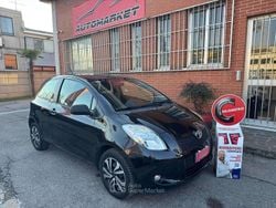 Nero Usata 2008 Toyota Yaris Tre volumi | 4990 € (Buon prezzo)