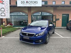 Blu/azzurro Usata 2017 Peugeot 308 Allure Tre volumi | 9900 € (Buon prezzo)