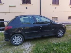 Usata 2005 Peugeot 206 Due volumi | 800 € (Buon prezzo)