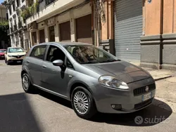 Usata 2009 Fiat Grande Punto Due volumi | 3200 € (Buon prezzo)