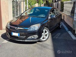 Nero Usata 2006 Opel Astra GTC Cosmo Coupé | 4200 € (Buon prezzo)