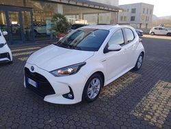 Bianco Usata 2021 Toyota Yaris Hybrid Business Edition Tre volumi | 14.900 € (Buon prezzo)