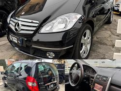 Nero Usata 2010 Mercedes A160 Tre volumi | 4900 € (Buon prezzo)
