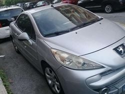 Usata 2008 Peugeot 207 CC Cabrio | 2500 € (Buon prezzo)