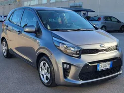 Grigio scuro metallizzato Usata 2021 Kia Picanto X-Line Due volumi | 9000 € (Ottimo prezzo)