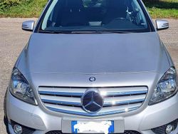 Argento Usata 2014 Mercedes B180 Executive Monovolume | 8900 € (Buon prezzo)