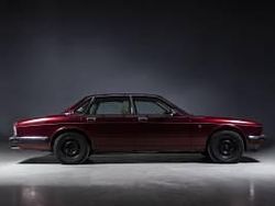 Rosso Usata 1991 Jaguar XJ40 Tre volumi | 9900 €