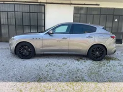 Grigio Usata 2021 Maserati Levante SUV | 46.000 € (Buon prezzo)