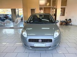 Grigio Usata 2009 Fiat Grande Punto Due volumi | 2200 € (Ottimo prezzo)