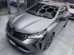 Grigio Usata 2025 Renault Clio V Techno Tre volumi | 15.950 € (Buon prezzo)