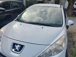 Usata 2014 Peugeot 207 Tre volumi | 4500 € (Cara)