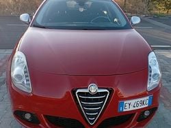 Rosso Usata 2013 Alfa Romeo Giulietta Tre volumi | 4300 € (Ottimo prezzo)