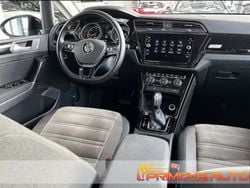 Nero Usata 2019 VW Touran Highline Monovolume | 31.000 € (Molto cara)