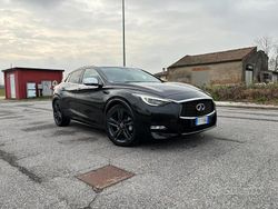 Nero Usata 2016 Infiniti Q30 Sport Tech Tre volumi | 13.900 € (Molto cara)