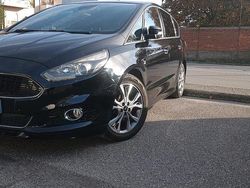 Nero Usata 2018 Ford S-MAX S Monovolume | 19.890 € (Molto cara)