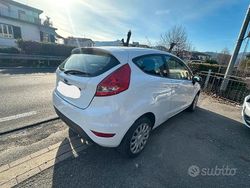 Bianco Usata 2010 Ford Fiesta Titanium Tre volumi | 5650 € (Cara)