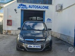 Grigio Usata 2010 Opel Zafira Cosmo Tre volumi | 3900 € (Buon prezzo)