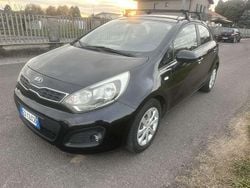 Nero Usata 2014 Kia Rio Active Tre volumi | 3700 € (Super prezzo)