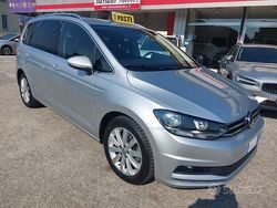 Grigio Usata 2019 VW Touran Executive Monovolume | 25.000 € (Buon prezzo)