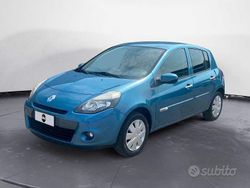 Blu Usata 2011 Renault Clio II Tre volumi | 3901 € (Buon prezzo)