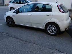 Bianco Usata 2011 Fiat Punto Active Tre volumi | 3900 € (Buon prezzo)