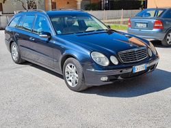 Blu Usata 2004 Mercedes E270 Elegance Station wagon | 1400 € (Super prezzo)