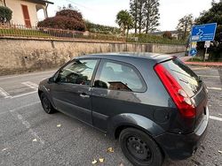 Grigio Usata 2006 Ford Fiesta | 600 € (Super prezzo)