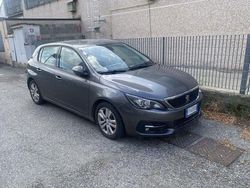 Grigio metallizzato Usata 2018 Peugeot 308 Allure Tre volumi | 8490 € (Buon prezzo)