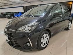 Nero Usata 2017 Toyota Yaris Active Tre volumi | 11.500 € (Buon prezzo)
