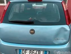 Blu Usata 2006 Fiat Punto Tre volumi | 300 €