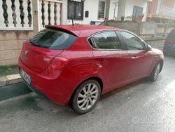 Rosso Usata 2015 Alfa Romeo Giulietta Tre volumi | 5400 € (Super prezzo)