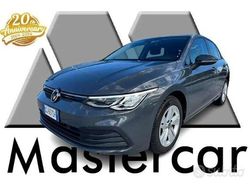 Grigio Usata 2021 VW Golf Life Tre volumi | 18.900 € (Buon prezzo)