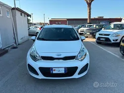 Bianco Usata 2013 Kia Rio EX Tre volumi | 4990 € (Buon prezzo)