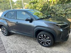 Grigio Usata 2023 Toyota Yaris Hybrid Lounge Tre volumi | 24.950 €