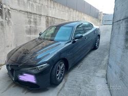Nero Usata 2016 Alfa Romeo Giulia Tre volumi | 16.000 €