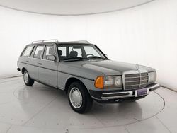 Grigio Usata 1983 Mercedes E230 Station wagon | 9999 €