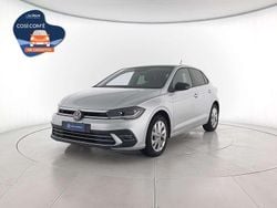 Reflex silver metallizzato dee Usata 2022 VW Polo Style Tre volumi | 18.000 € (Buon prezzo)