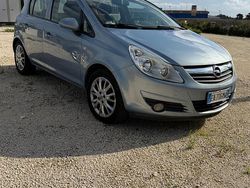 Grigio Usata 2010 Opel Corsa Tre volumi | 3500 € (Buon prezzo)