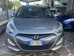 Grigio Usata 2013 Hyundai i30 Comfort Station wagon | 5900 €