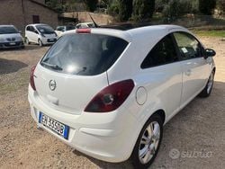 Bianco Usata 2011 Opel Corsa Tre volumi | 2850 € (Buon prezzo)