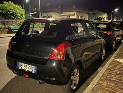 Nero Usata 2005 Suzuki Swift Due volumi | 4000 € (Molto cara)