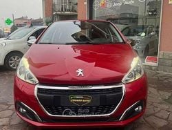Rosso Usata 2017 Peugeot 208 Allure Due volumi | 6999 € (Buon prezzo)