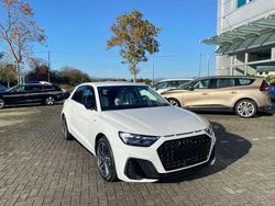 Bianco Nuova 2025 Audi A1 S-Line Tre volumi | 30.990 € (Buon prezzo)