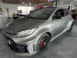 Nuova 2024 Toyota Yaris Tre volumi | 55.500 € (Buon prezzo)