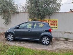Grigio Usata 2005 Toyota Aygo Due volumi | 2400 €