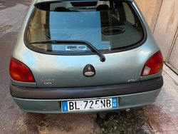 Verde Usata 2000 Ford Fiesta Due volumi | 700 €