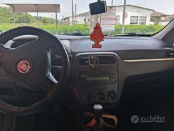 Grigio Usata 2009 Fiat Grande Punto Due volumi | 2200 € (Super prezzo)